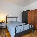 Josephine - Authentic Hospitality Near דירה בלד