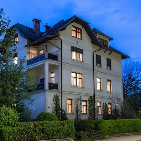 Josephine - Authentic Hospitality Near Apartamento
