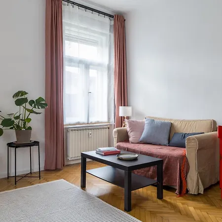 Josephine - Authentic Hospitality Near Apartamento *